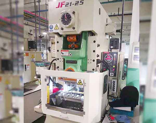沖床成型機(jī)